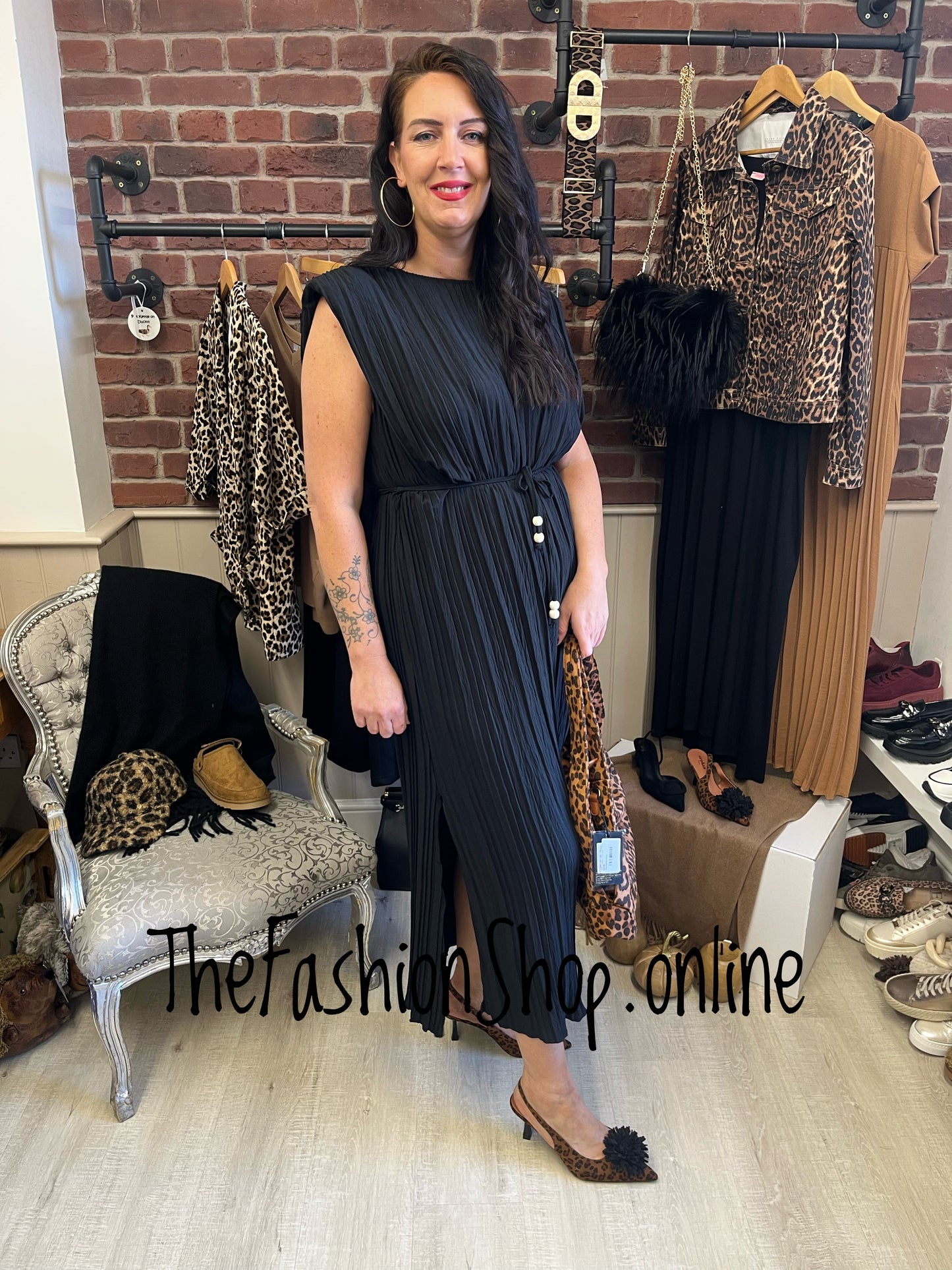 Sophie black pleated dress 10-18
