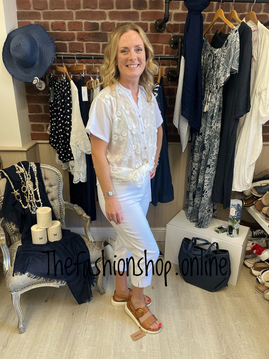 Robell Marie white crop trousers 22 inch inside leg sizes 12-24