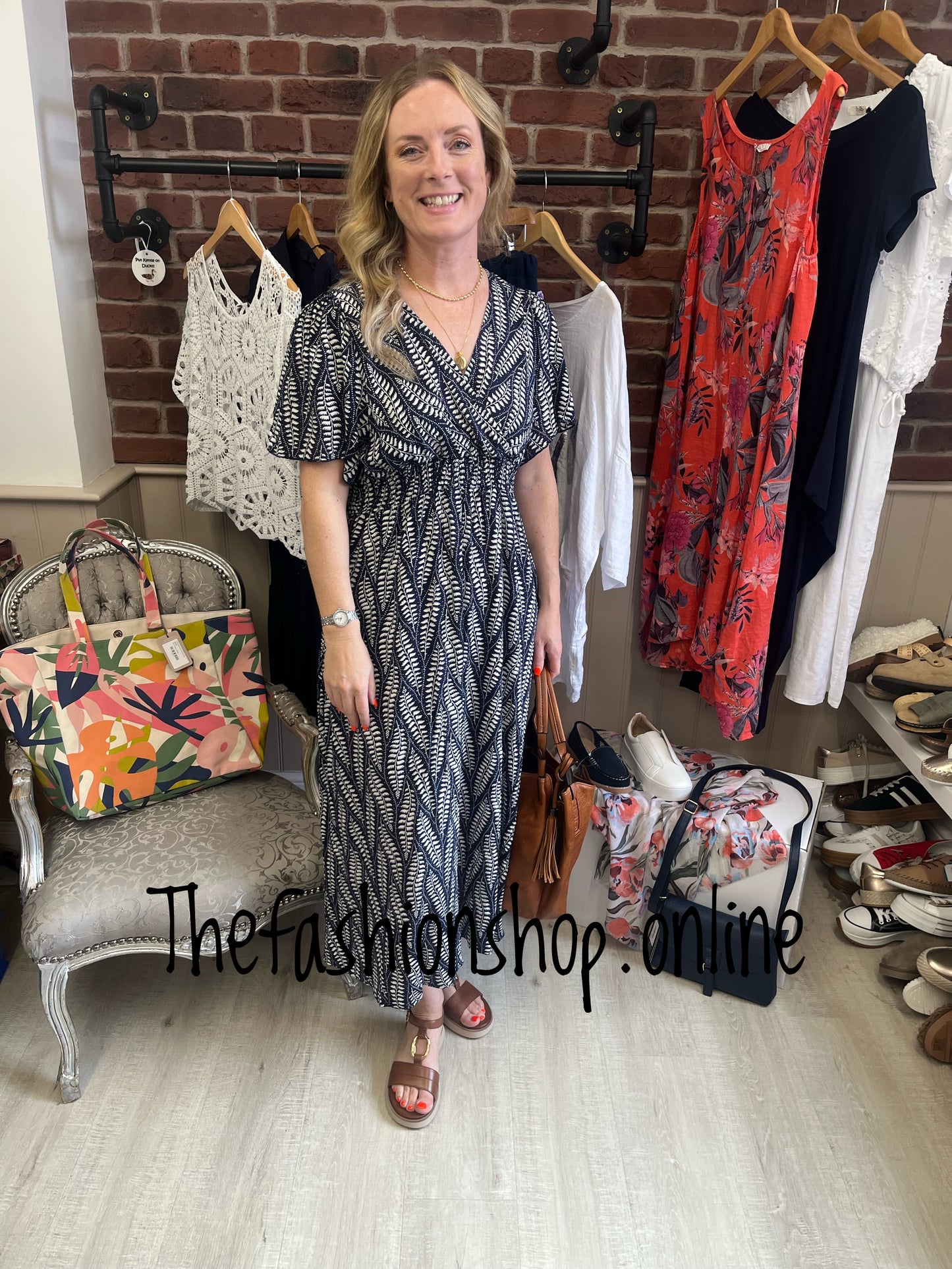 Olivia navy and white print v neck dress 8-16