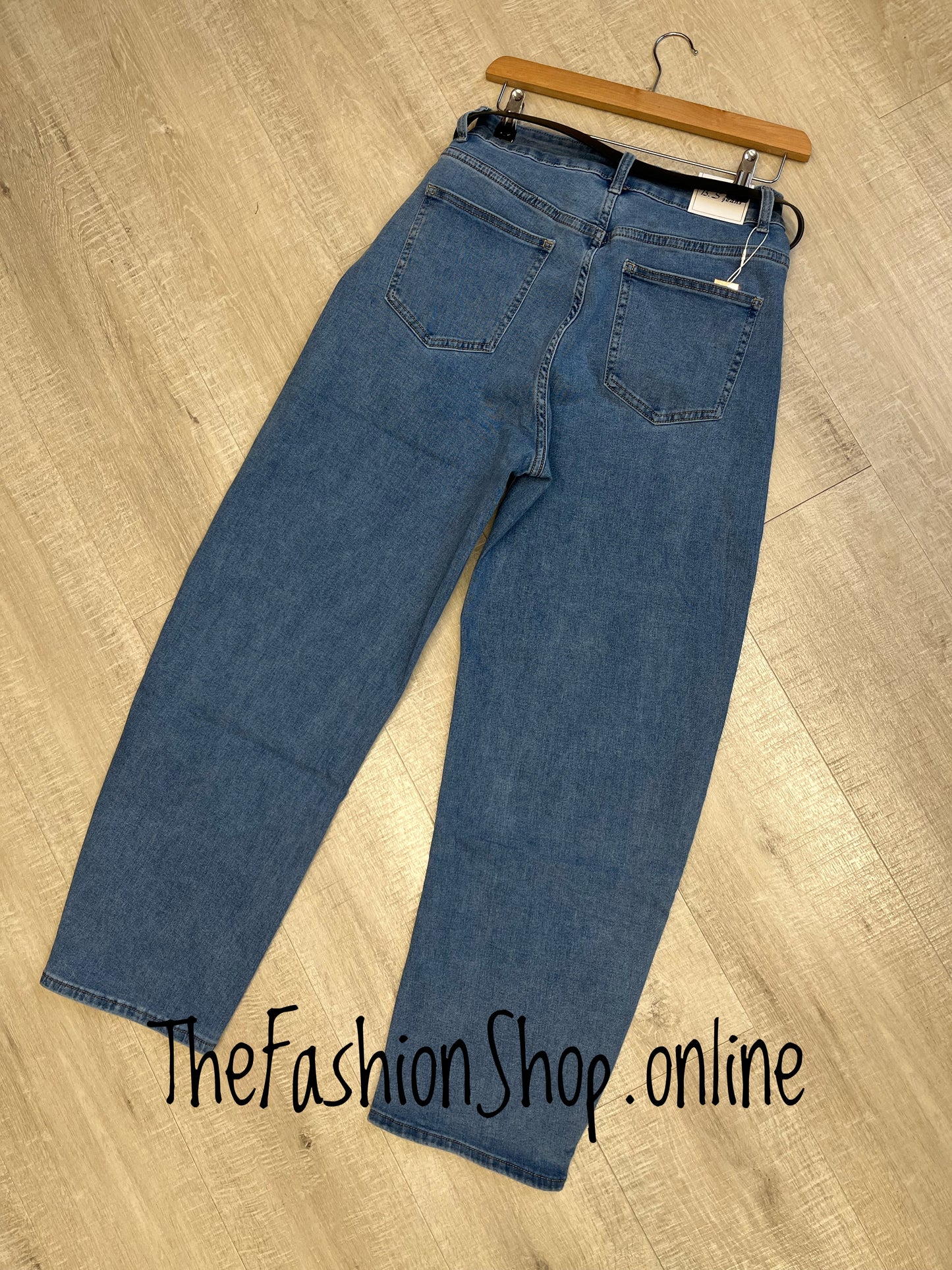 Kurt Muller barrel leg jeans with black belt sizes 8-16