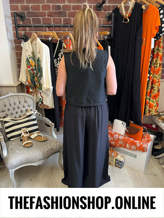 Tammy black wide leg trousers 10-22