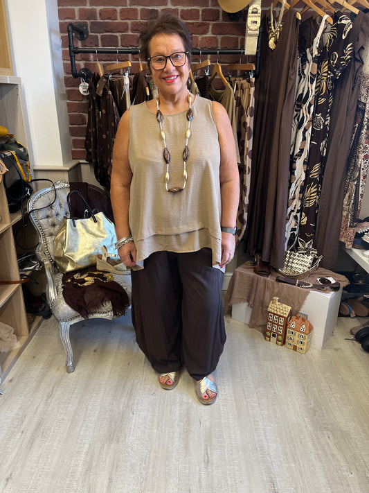 Elaina camel dipped hem top 14-22