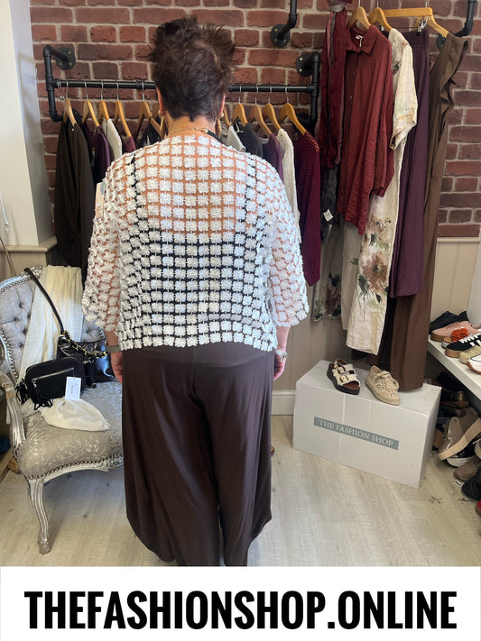 Aurora white daisy cardigan 10-18