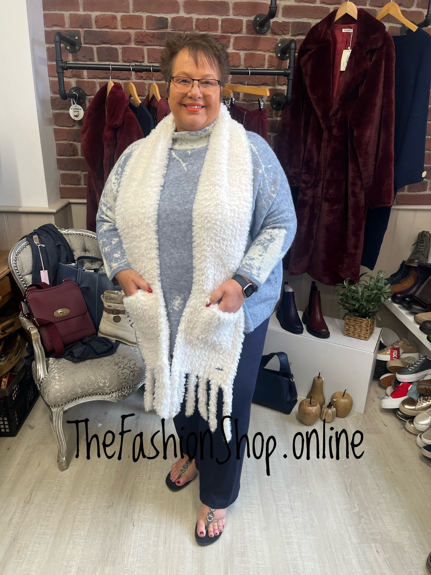 Cream supersoft pocket scarf