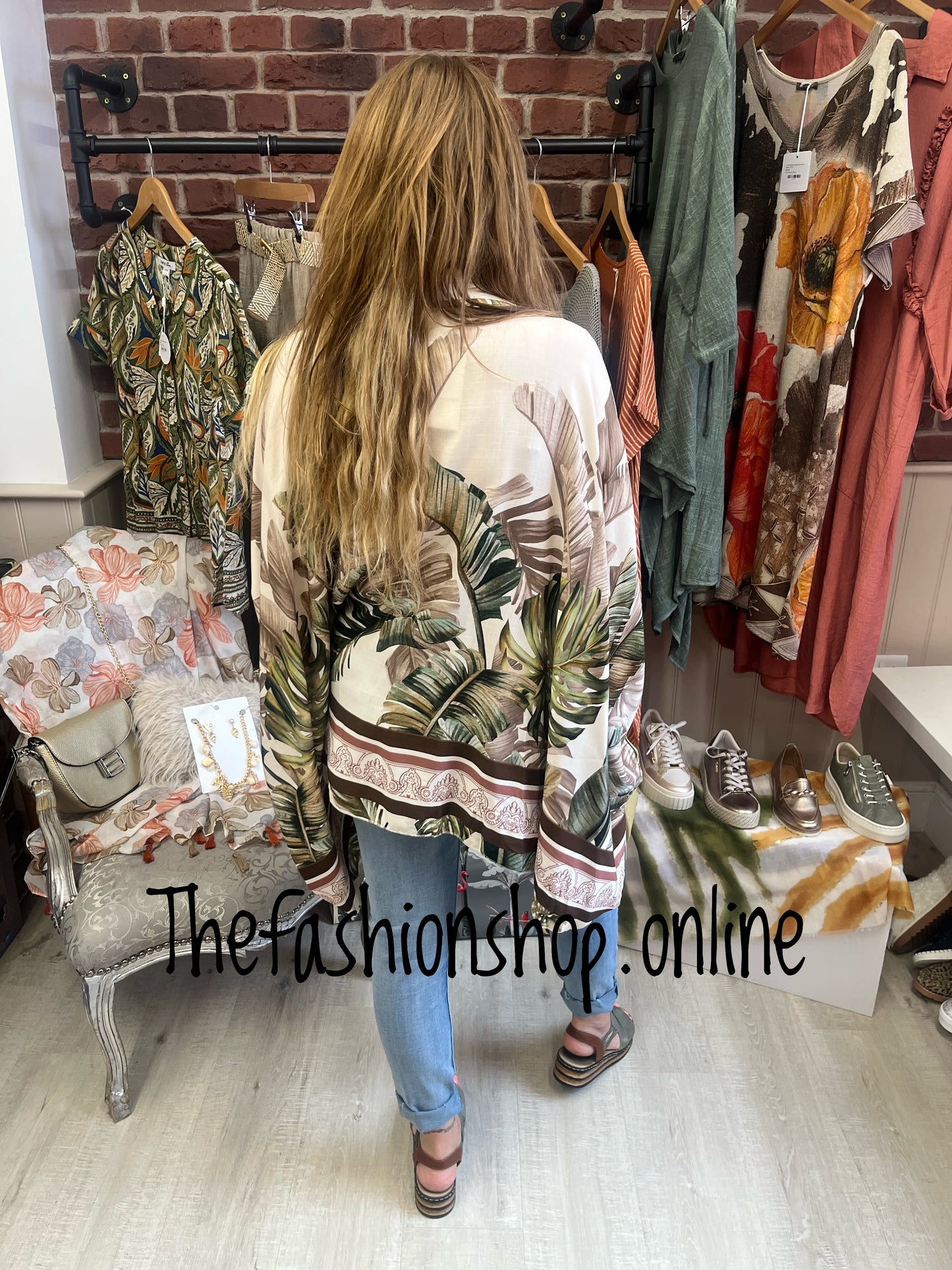 Kara dipped hem leaf shirt 8-18