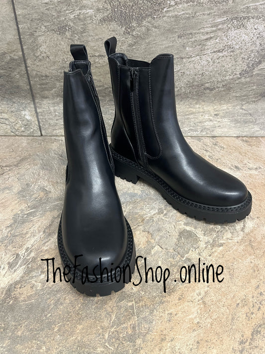 Gracie black Chelsea boot sizes 3-8 (36-41)