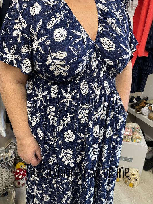 Nora navy and cream patterned dress sizes 10-12, 14-16, 18-20 and 20-22