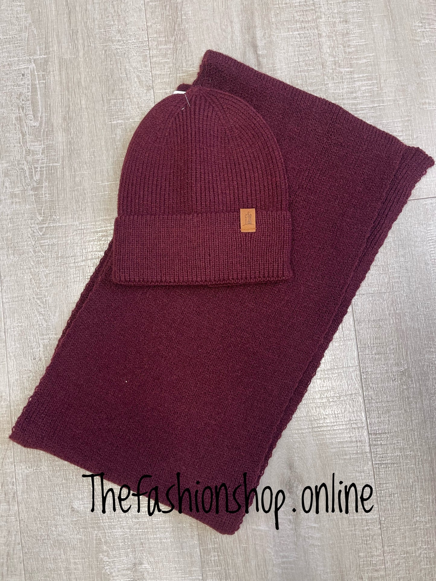 Huddy's Ribbed Scarf and Hat Gift Set - Wine