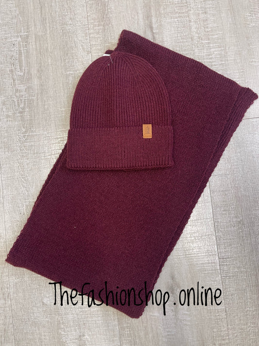 Huddy's Ribbed Scarf and Hat Gift Set - Wine