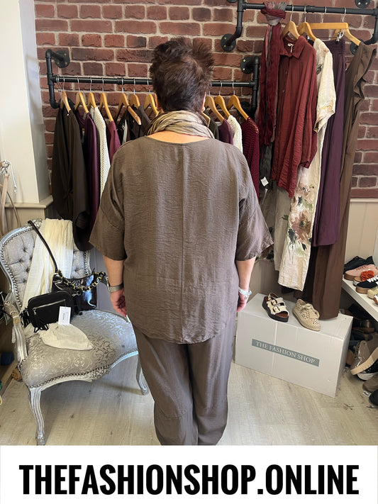 Nancy brown button top 14-20