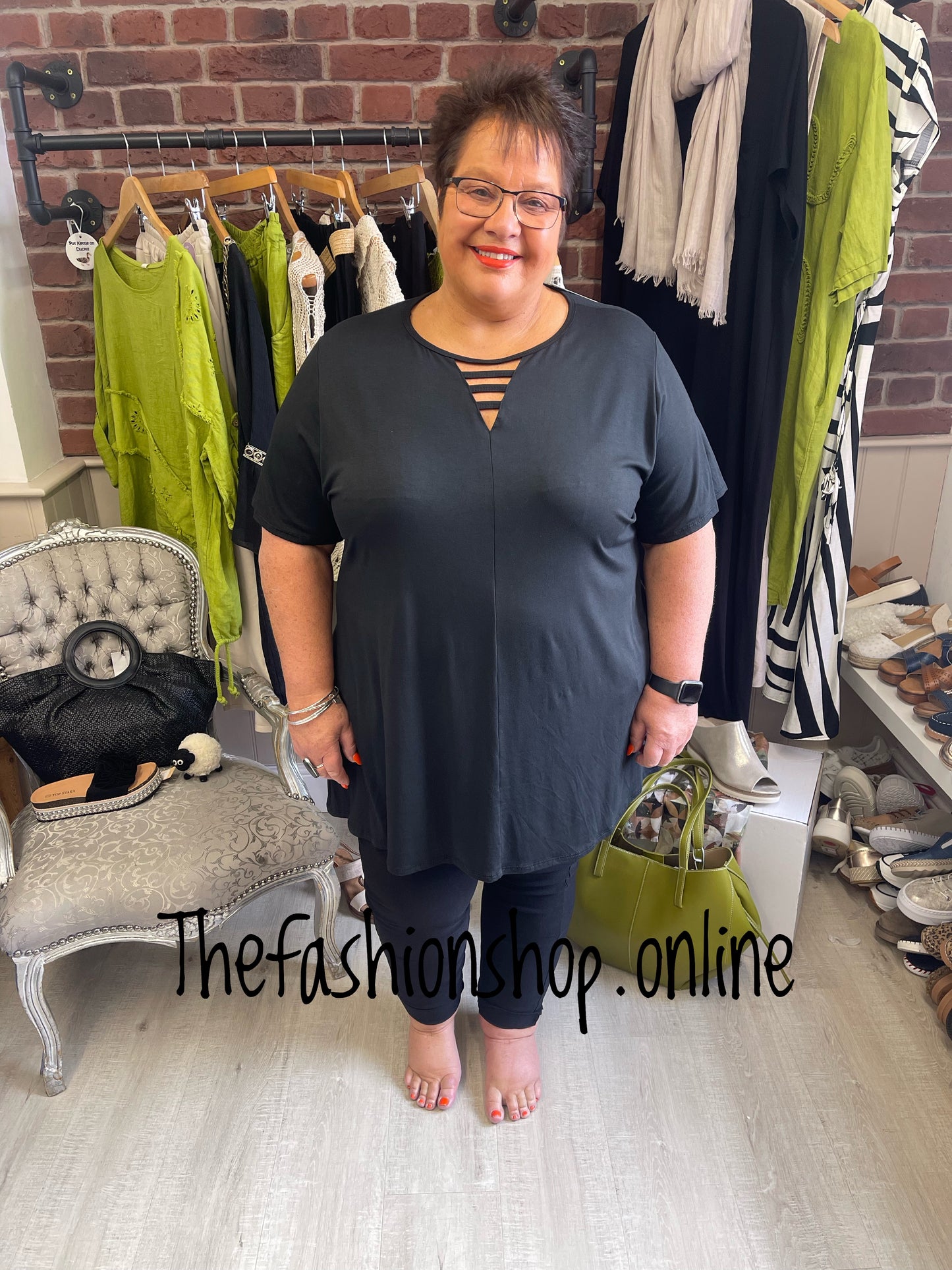 Katelyn black ladder v neck top 16-22