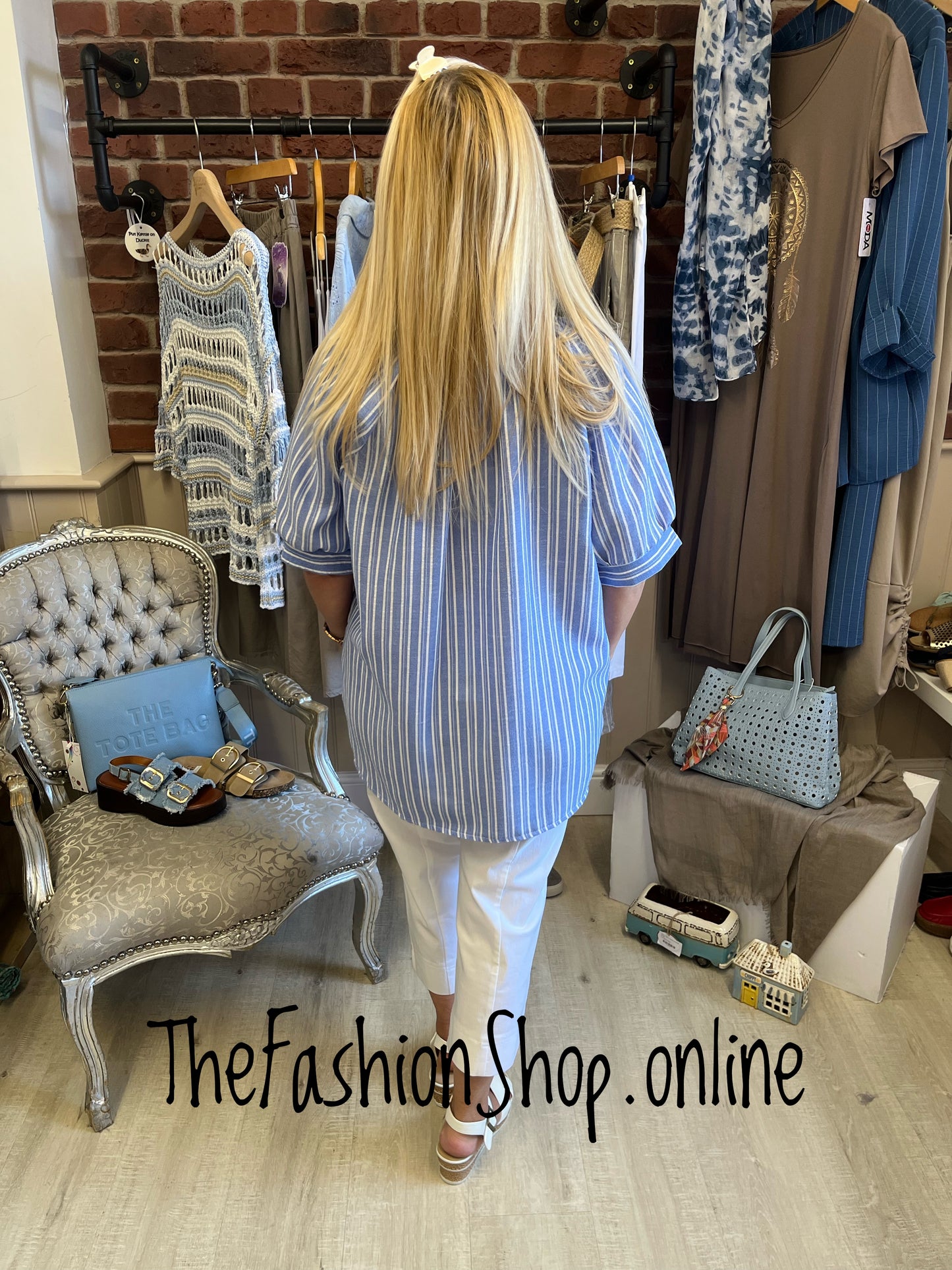 Jenna blue pinstripe top 10-16