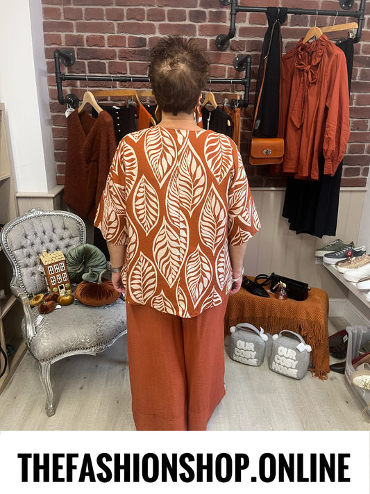 Nancy cinnamon leaf print button top 14-20