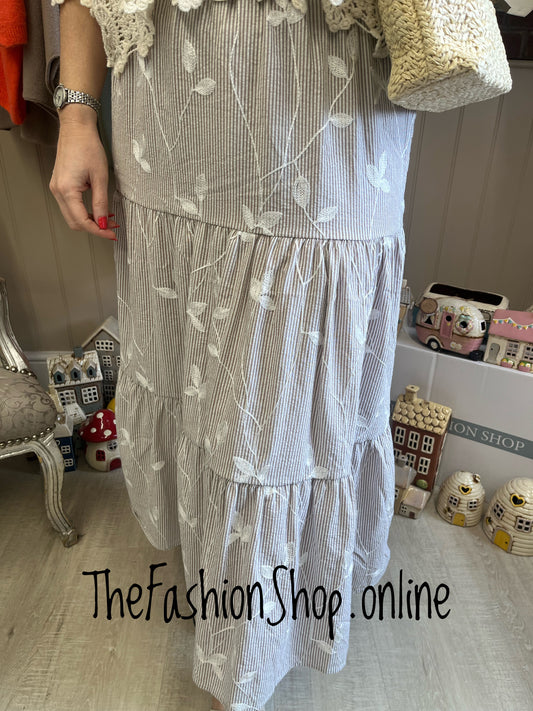 Carly mocha striped tiered maxi skirt 8-10, 12-14 and 16-18