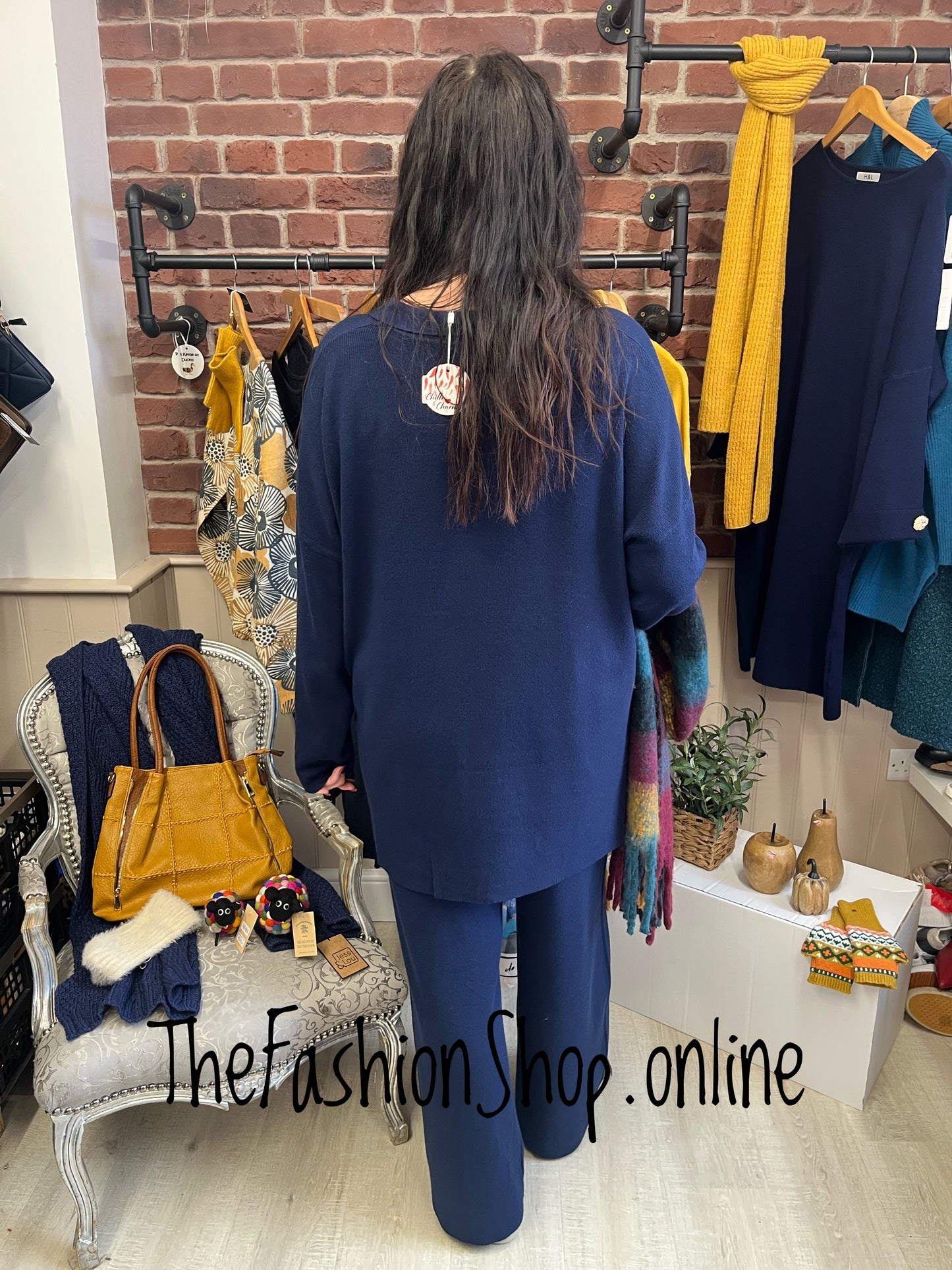 Lara navy co-ord set sizes 10-16 and 16-20