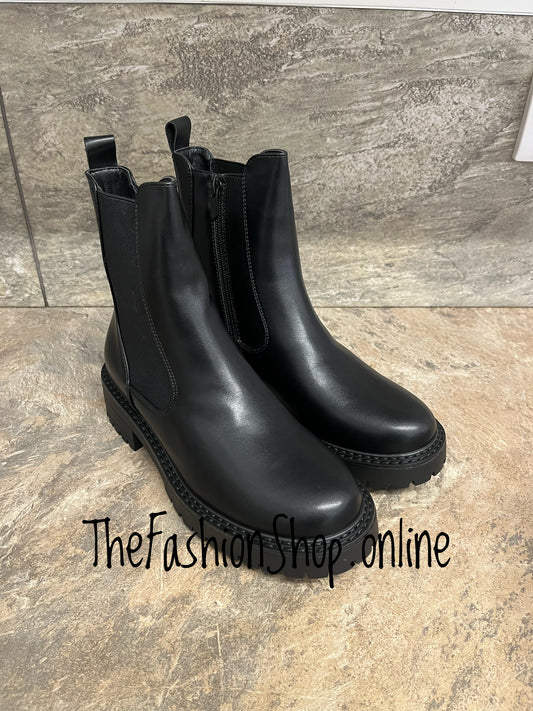 Gracie black Chelsea boot sizes 3-8 (36-41)