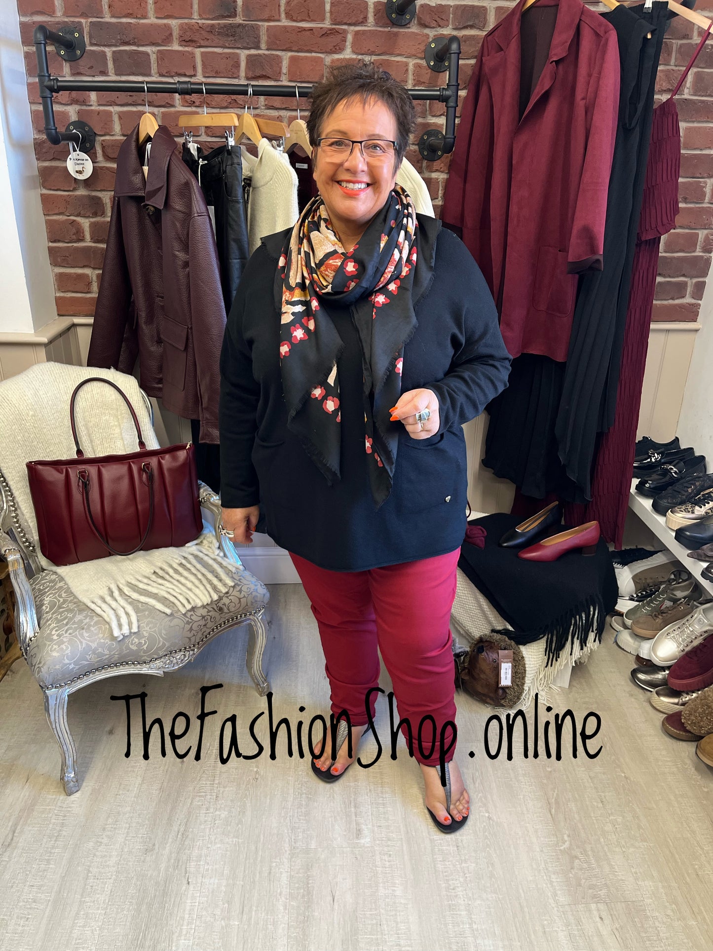 Madison black fine knit jumper 12-20