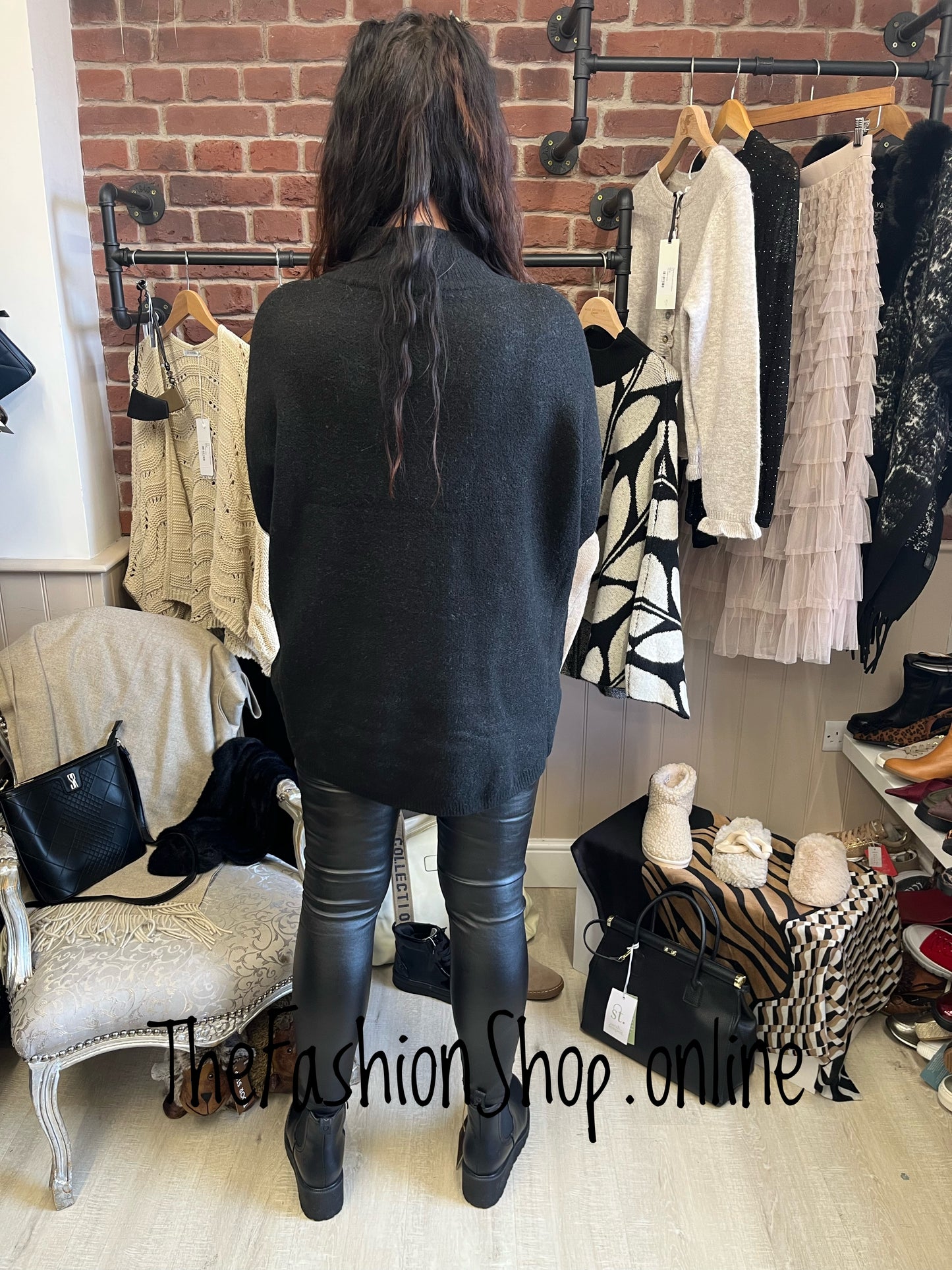 Wendy black floral jumper 12-22