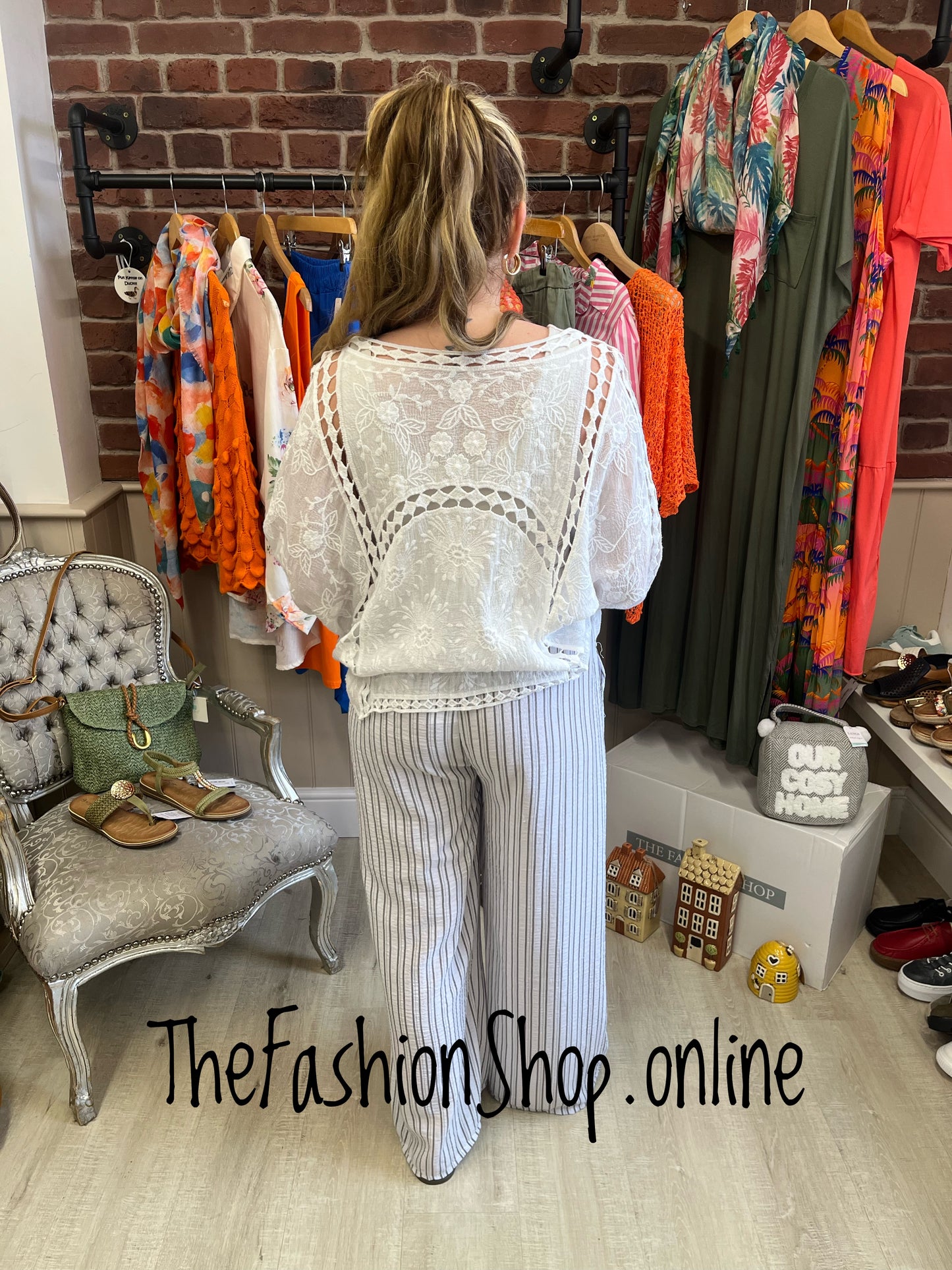 Victoria white lace tie front top 10-18