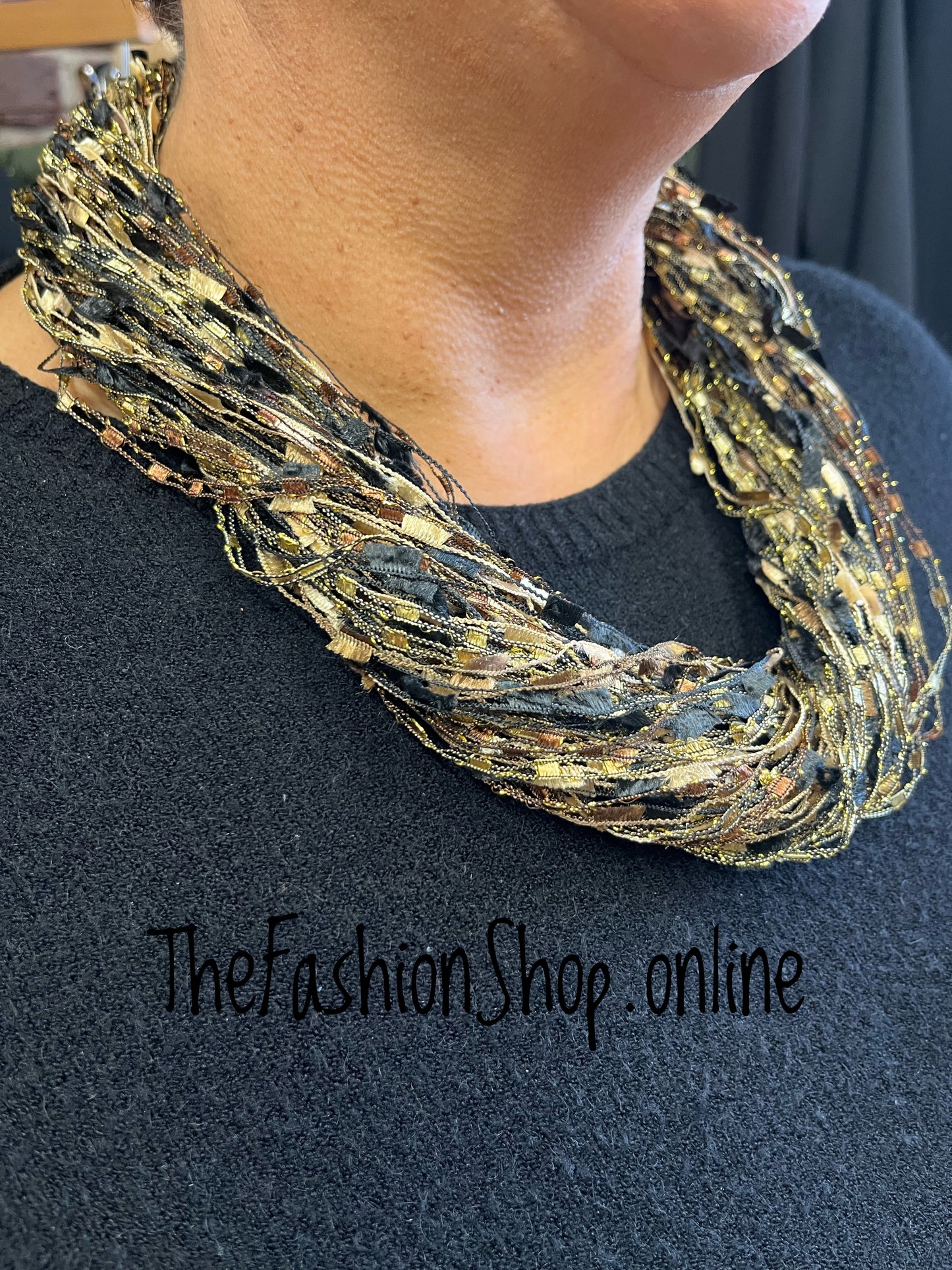 Tomasina black and gold magnetic scarf