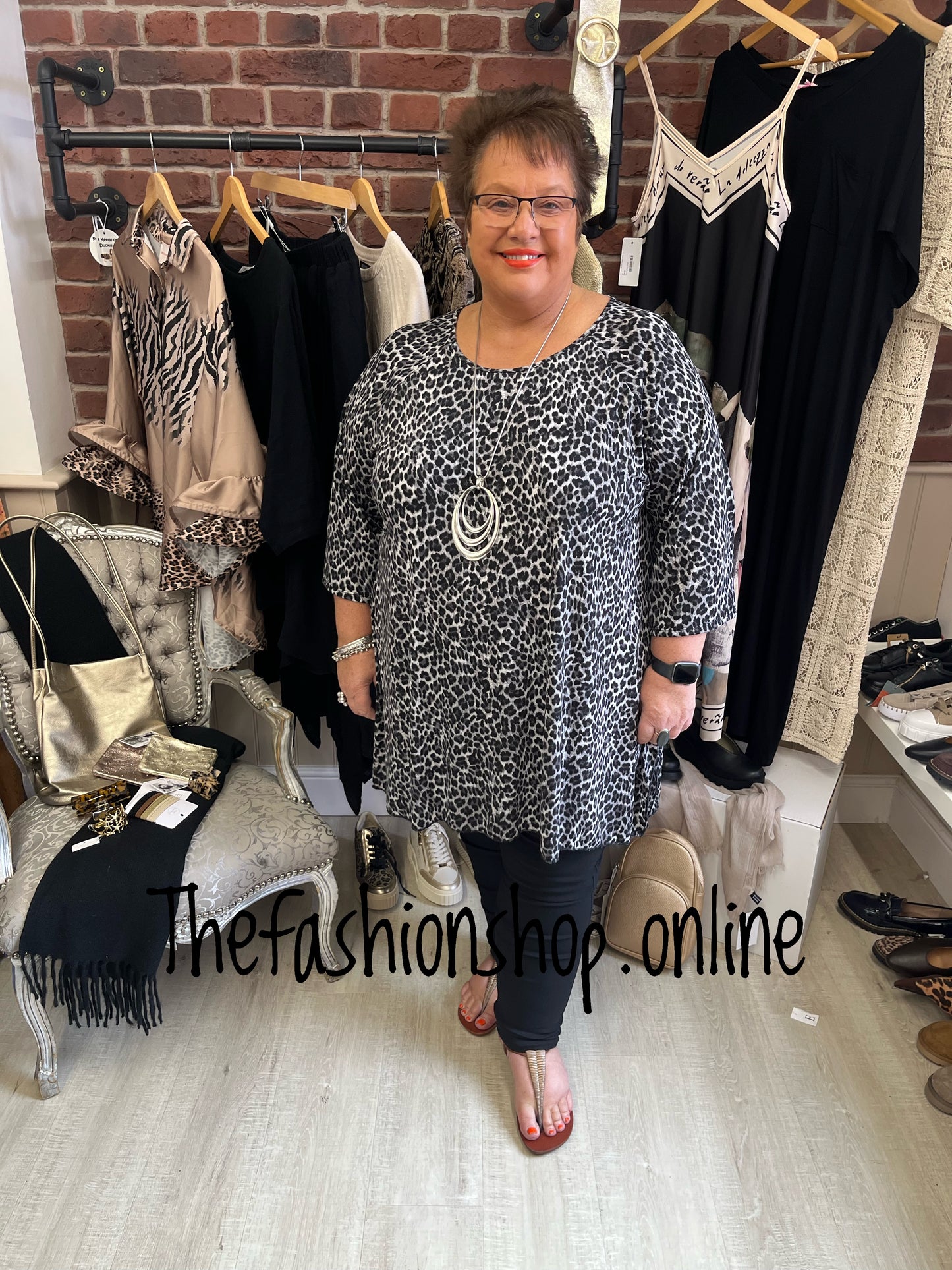 Clarissa grey leopard print top 16-24