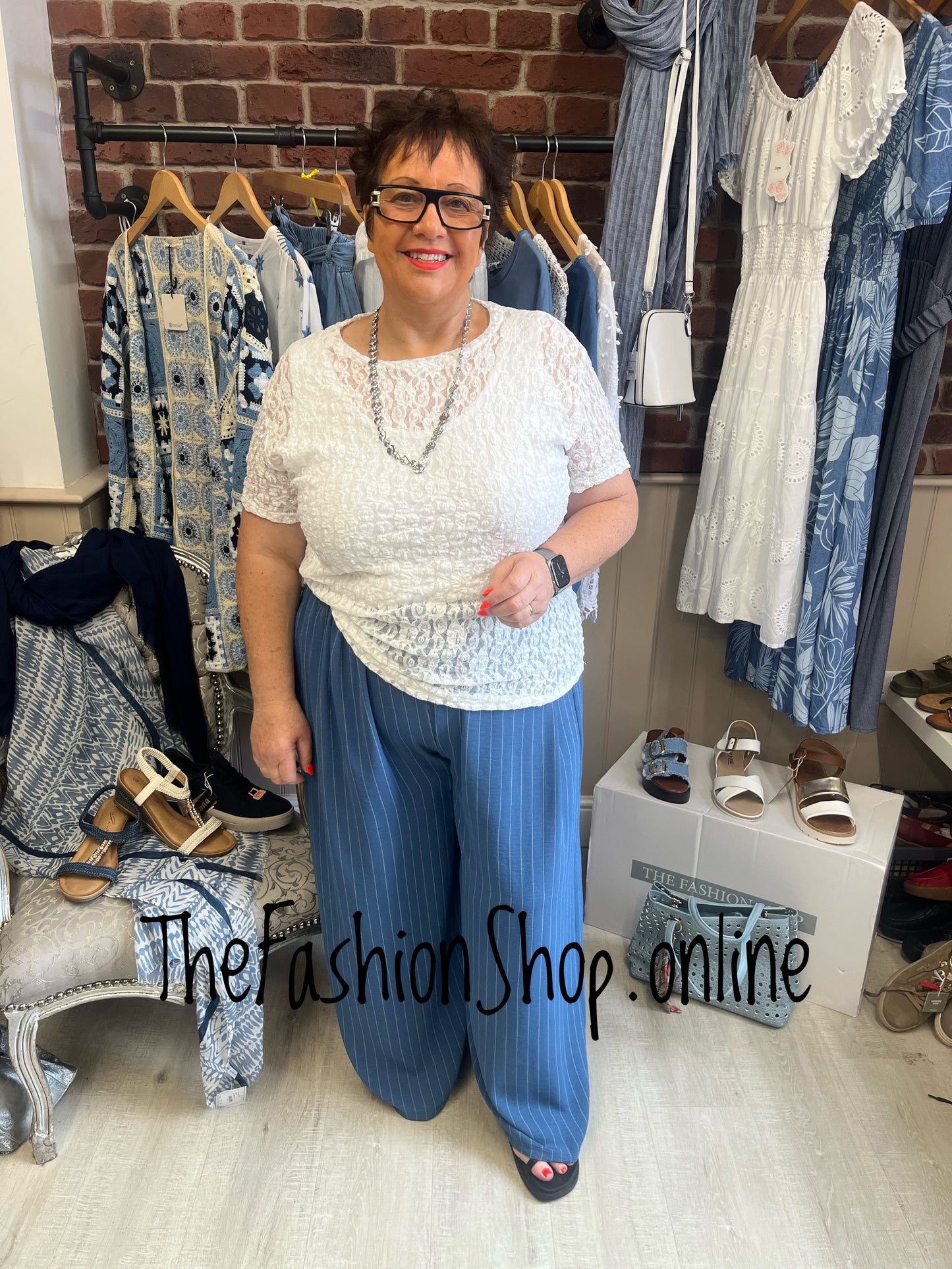 Bonnie white short sleeve lace top 14-20