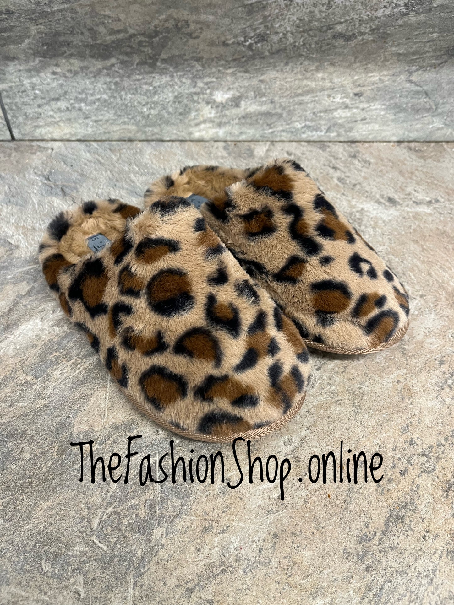 Jo & Joe Callie leopard print slippers sizes 3-8