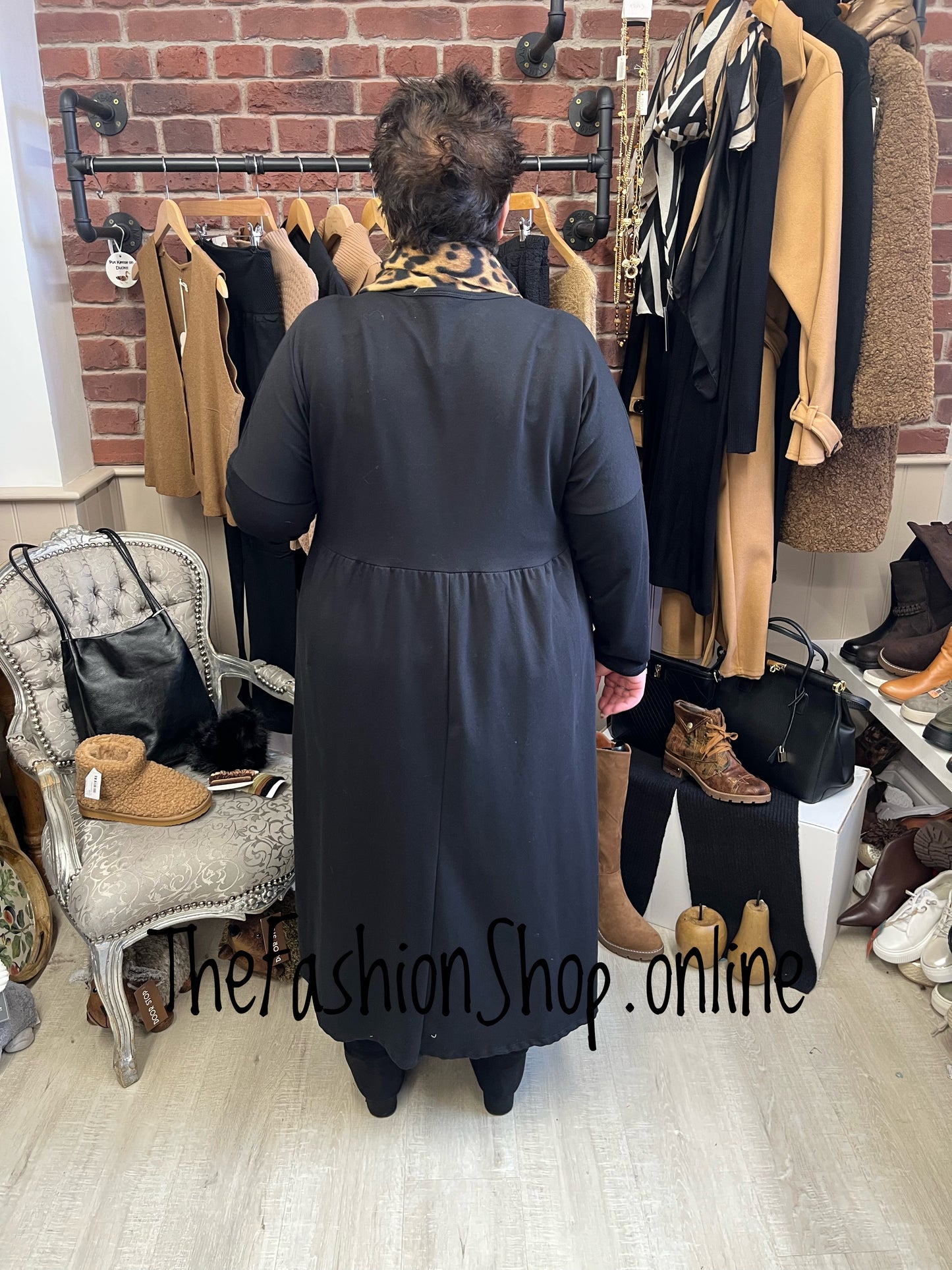 Mia black dress 16-22