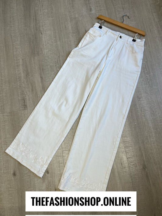 Debbie off white floral hem jeans sizes 10, 12, 14 and 16
