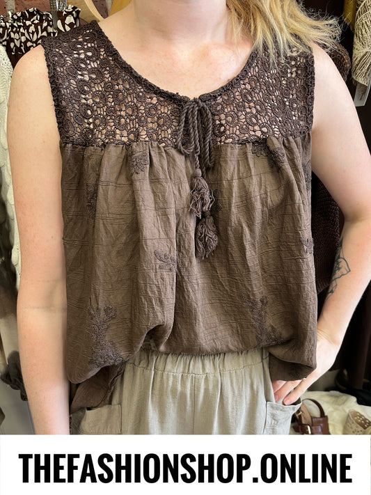 Kara brown sleeveless top 10-16