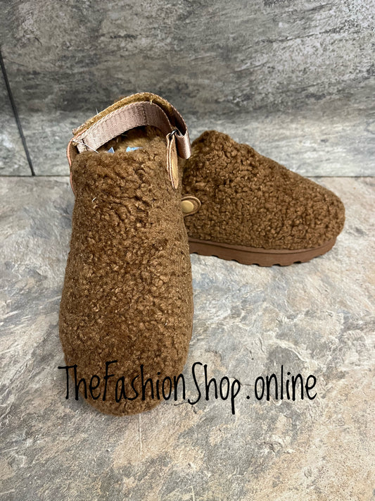 Lunar coffee Naples slippers sizes 4-8 (37-41)