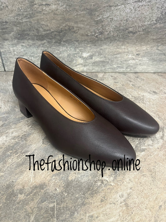 Penny brown court shoe sizes 3-8 (36-41)