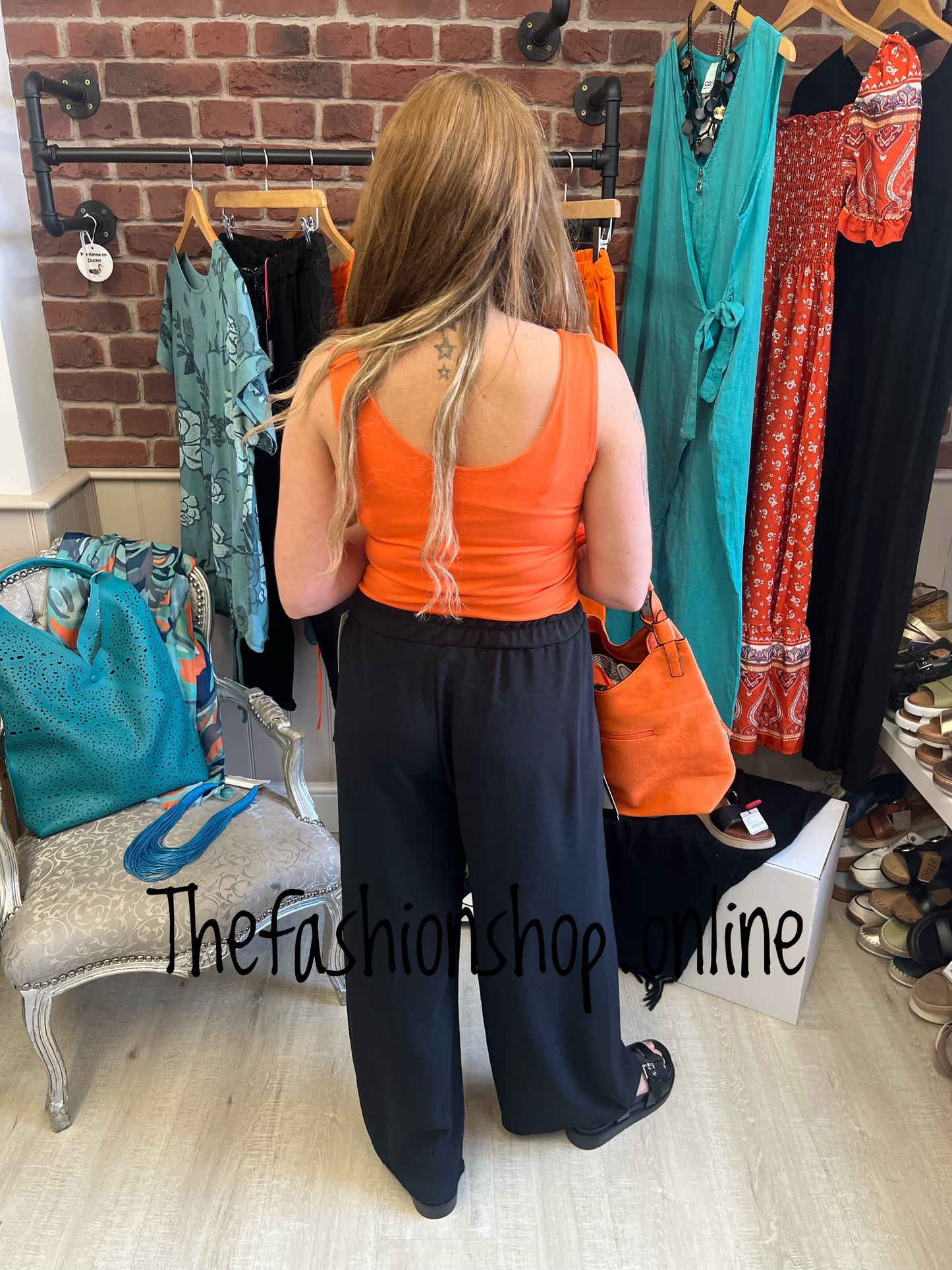 Sandy black wide leg trousers 8-14