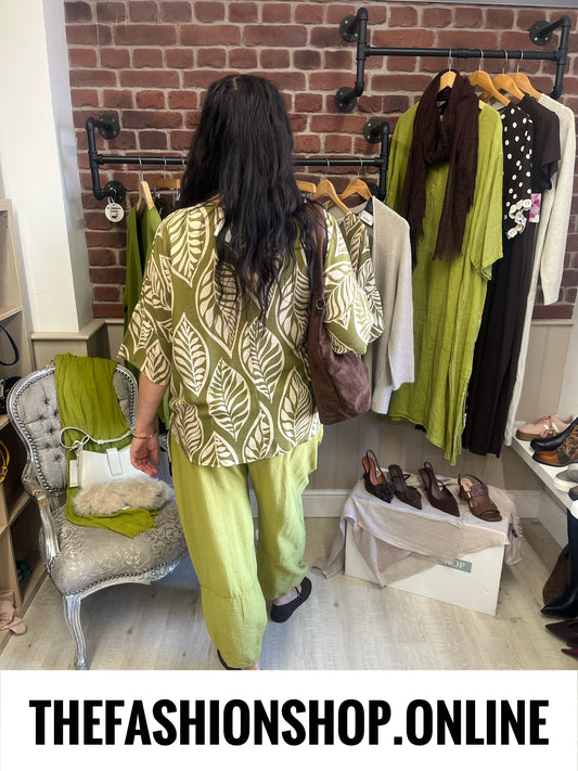 Nancy olive leaf print button top 14-20