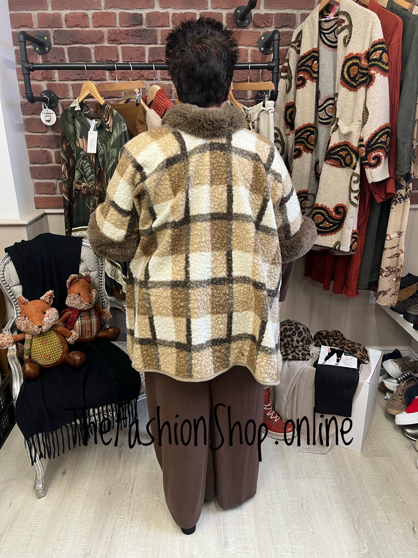Whitney brown and cream faux fur cape - free size
