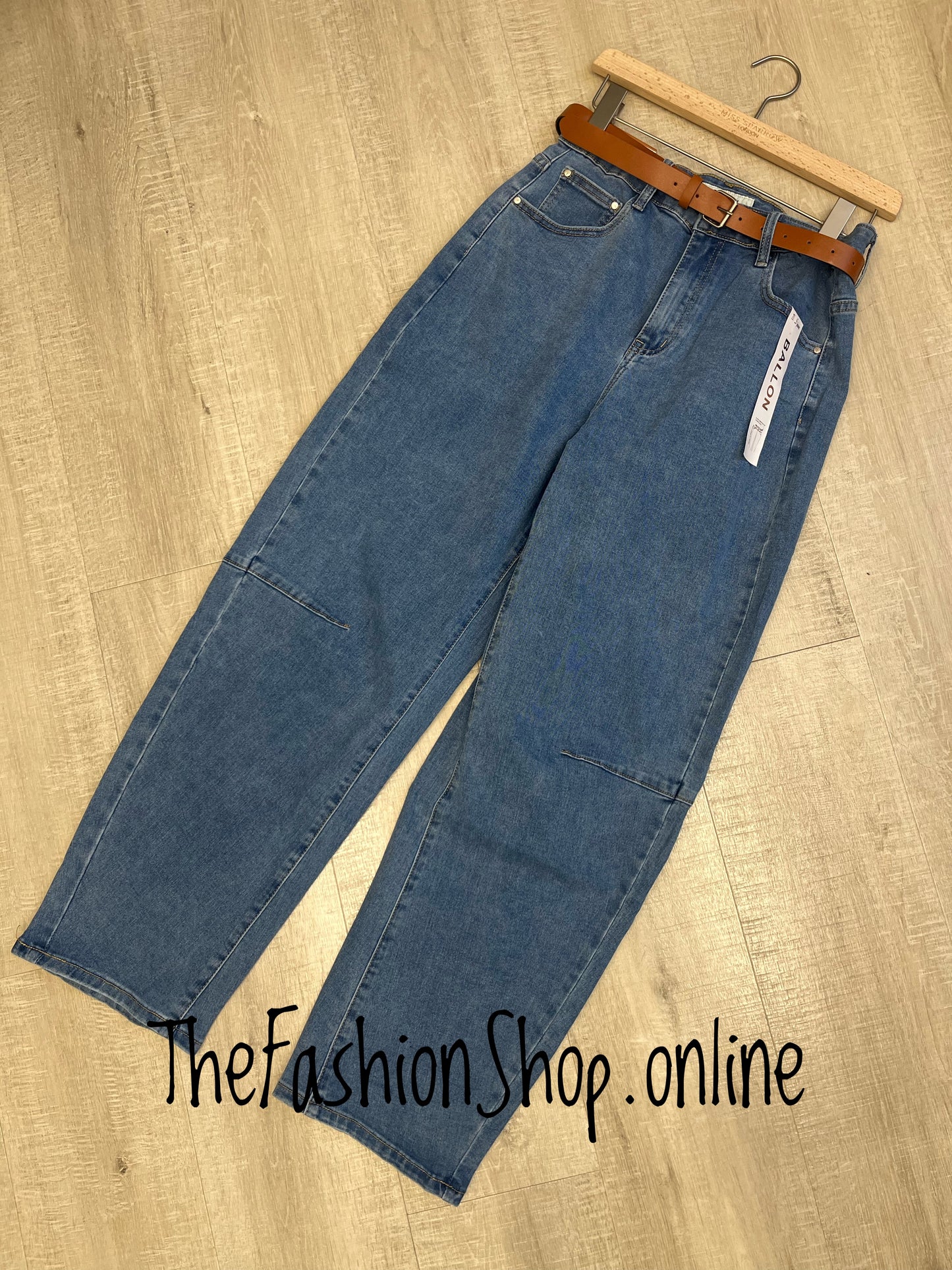 Kurt Muller barrel leg jeans with tan belt sizes 8-16