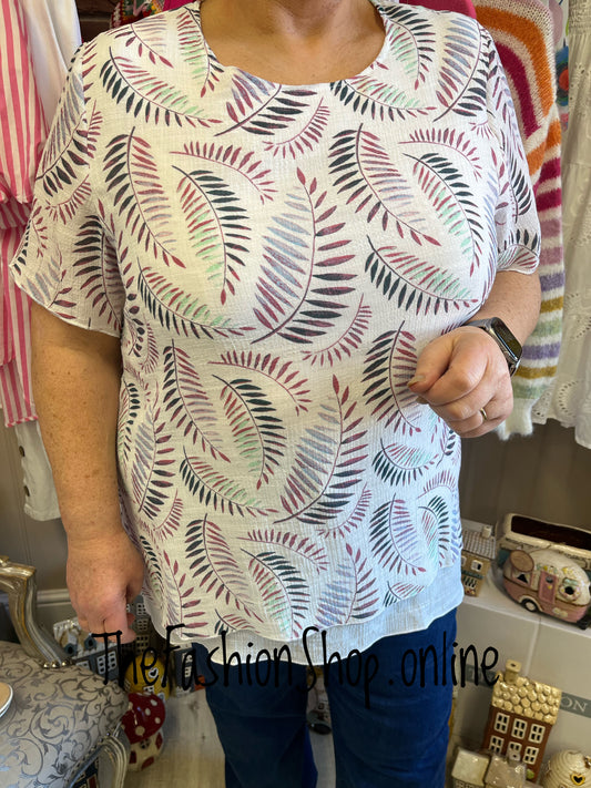 Yasmin clover layered leaf top sizes 14, 16 and 18