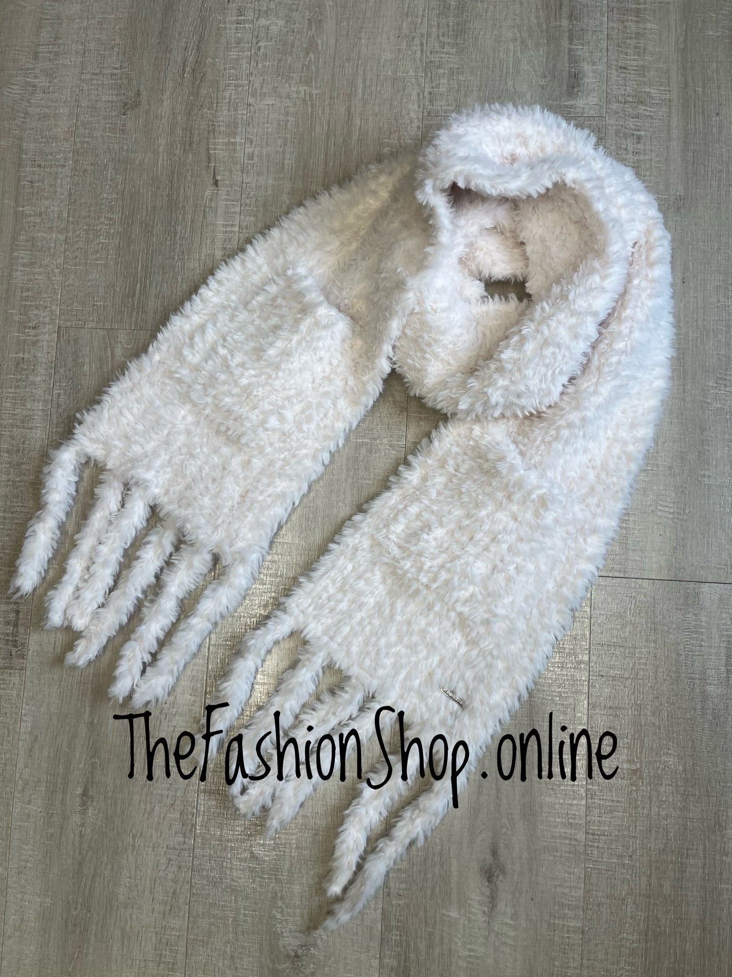 Cream supersoft pocket scarf