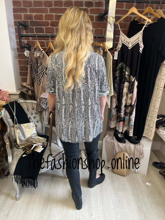 Dana black and cream blouse 8-14