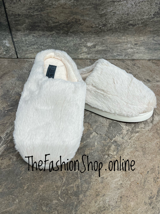 Jo & Joe Candice cream slippers sizes 3-8