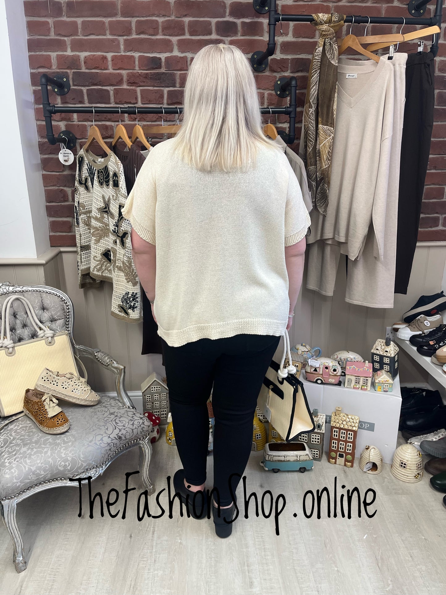 Grace cream short sleeve cardigan 16-22