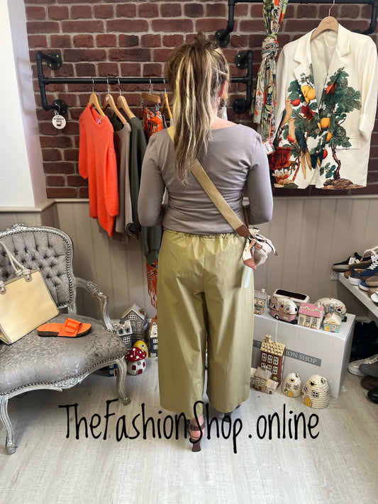 Casey olive cropped trousers 8-14