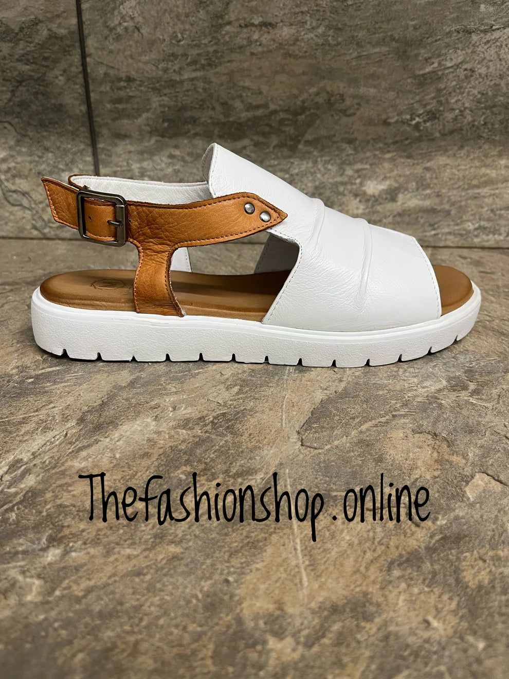 Modella Indy white and tan leather sandals sizes 4-8 (37-41)