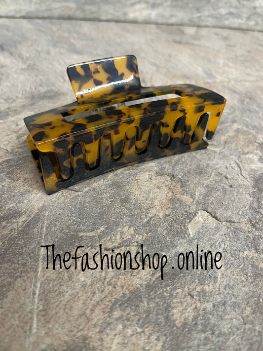 Red Cuckoo tortoiseshell claw clip