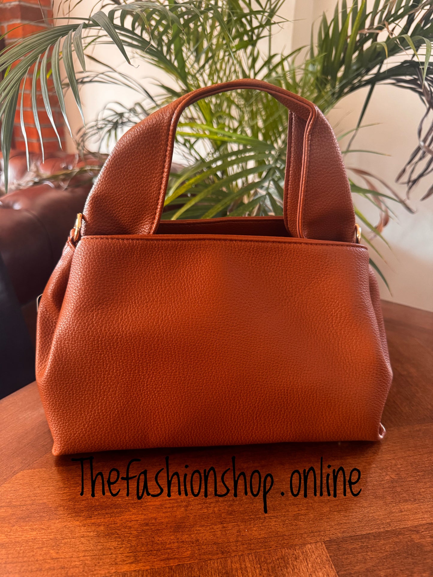 Lily Tote Bag with shoulder strap in Tan Brown