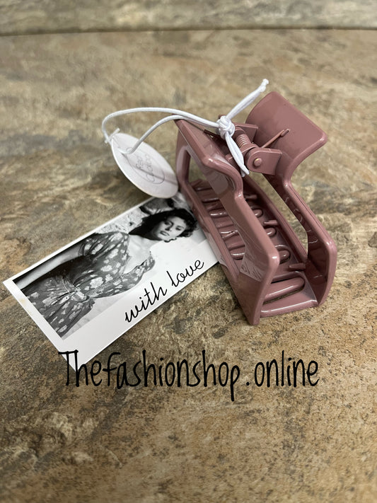 Red Cuckoo dusky pink claw clip