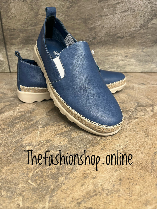 Fiona denim blue leather pump sizes 4-8 (37-41)