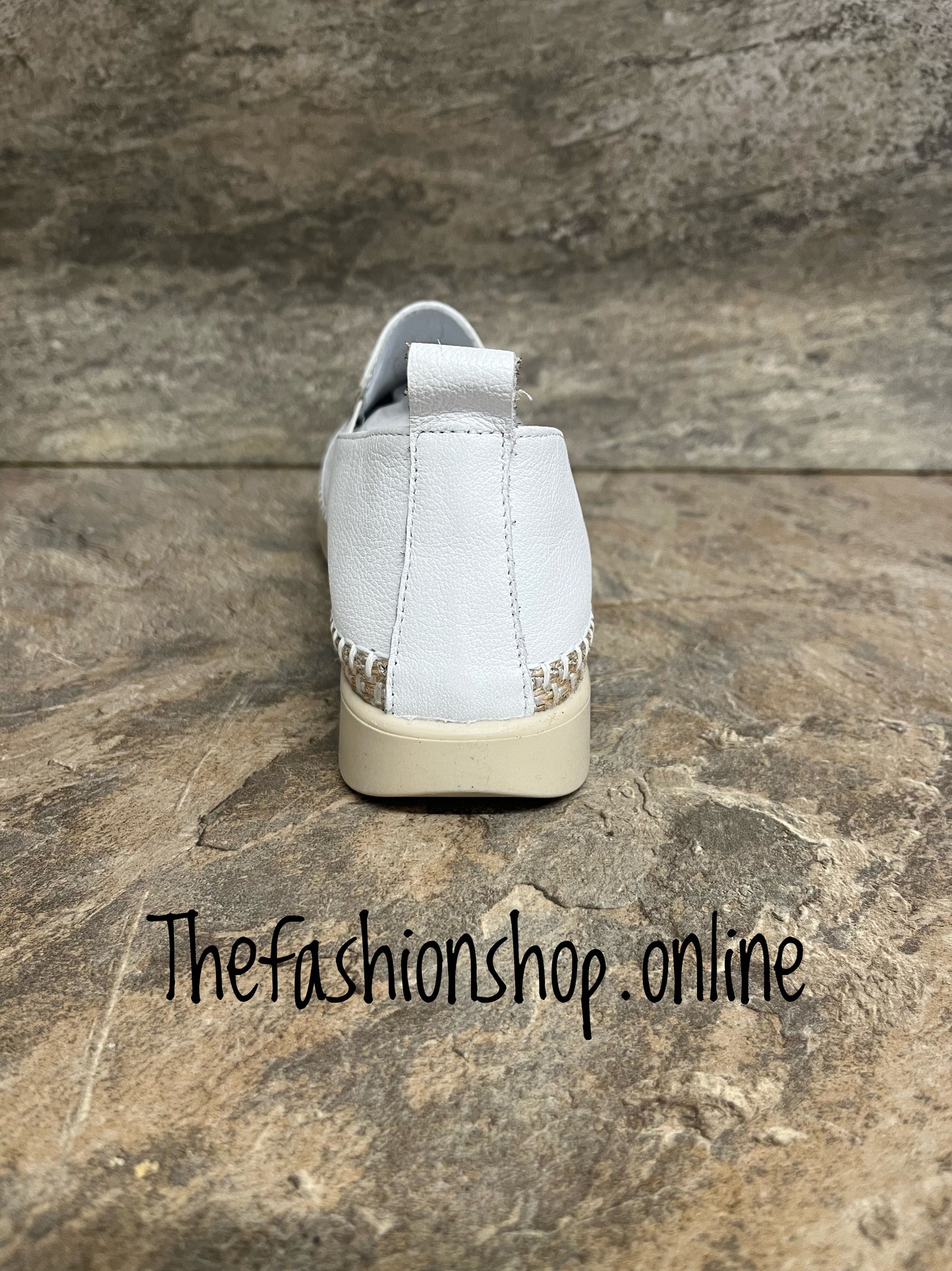 Fiona white leather pump sizes 4-9 (37-42)