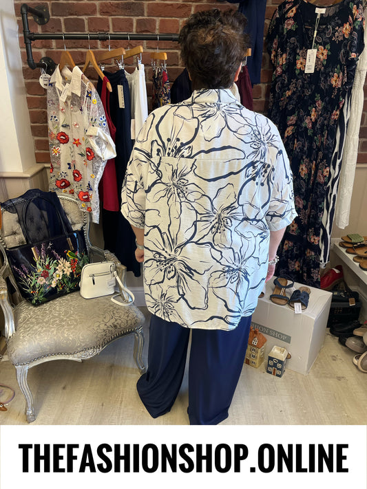 Davina white and navy flowers shirt 16-22