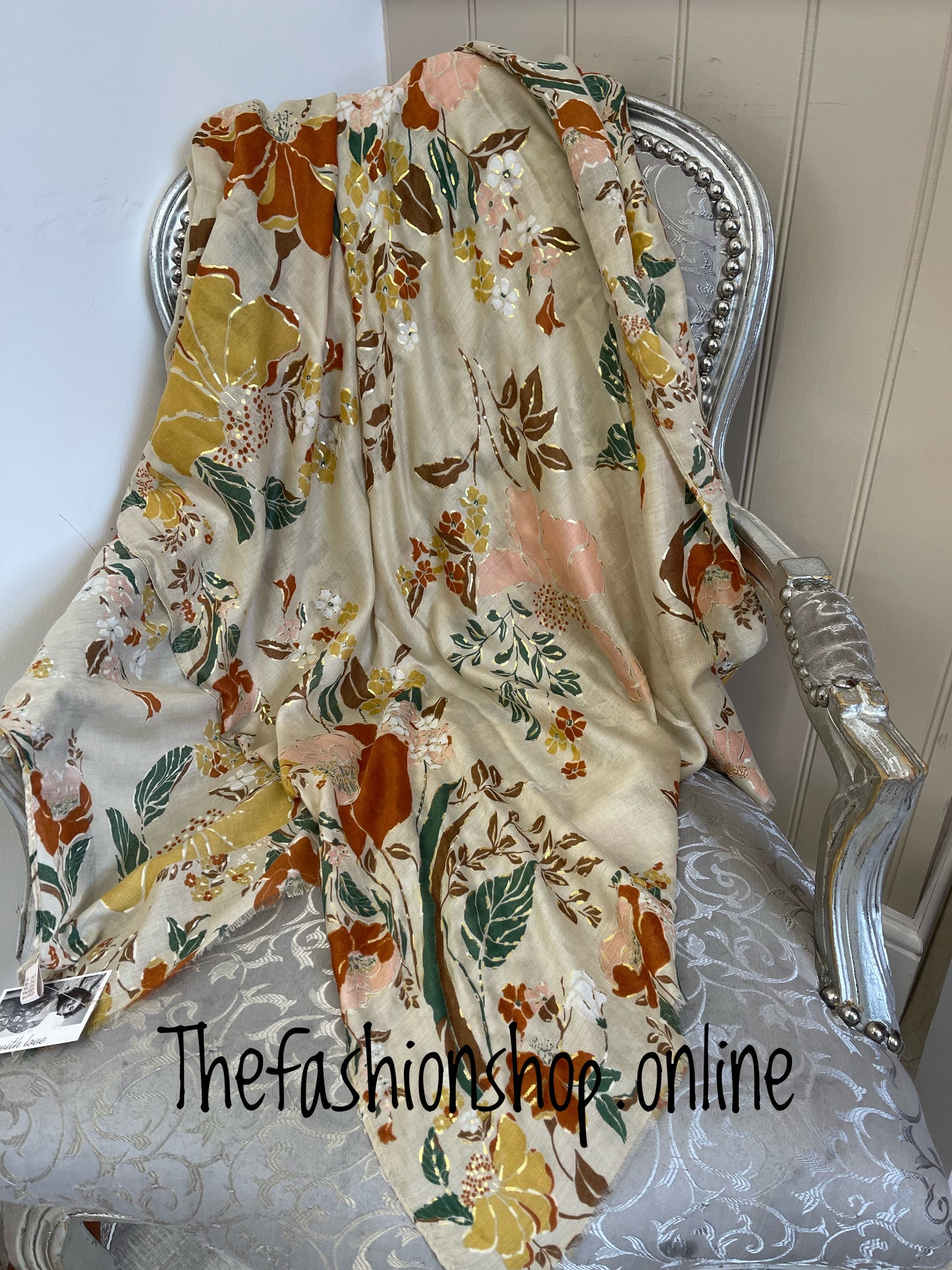 Vintage flowers scarf
